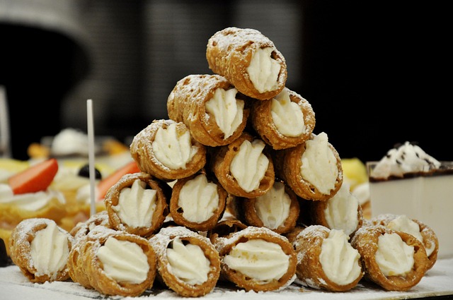 Cannoli siciliani – desertul emblematic al Italiei, cu gust de sărbătoare